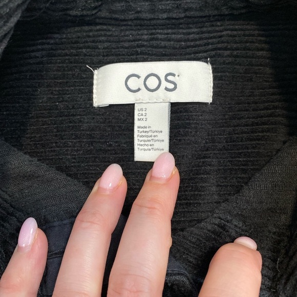 COS Loose-Fit Corduroy 100% Cotton Shirt Jacket Sz 2 Black Oversized Fall Staple - Picture 3 of 11